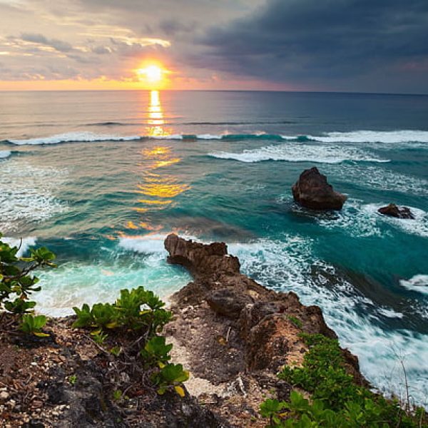 tropical-horizon-wave-water-wallpaper-preview
